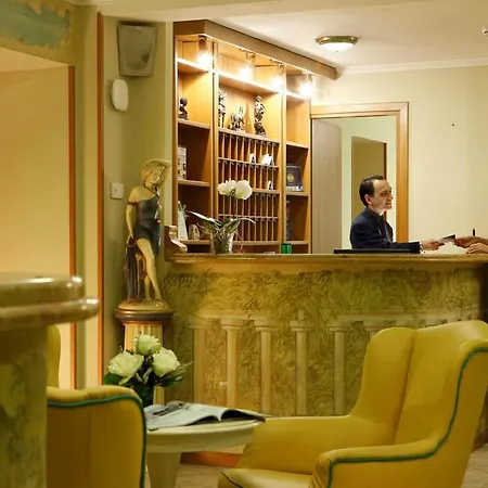 Liberty מלון דירות טריאסטה